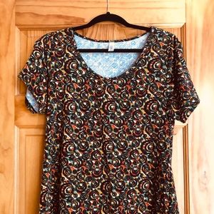 LuLaRoe Perfect T top.
